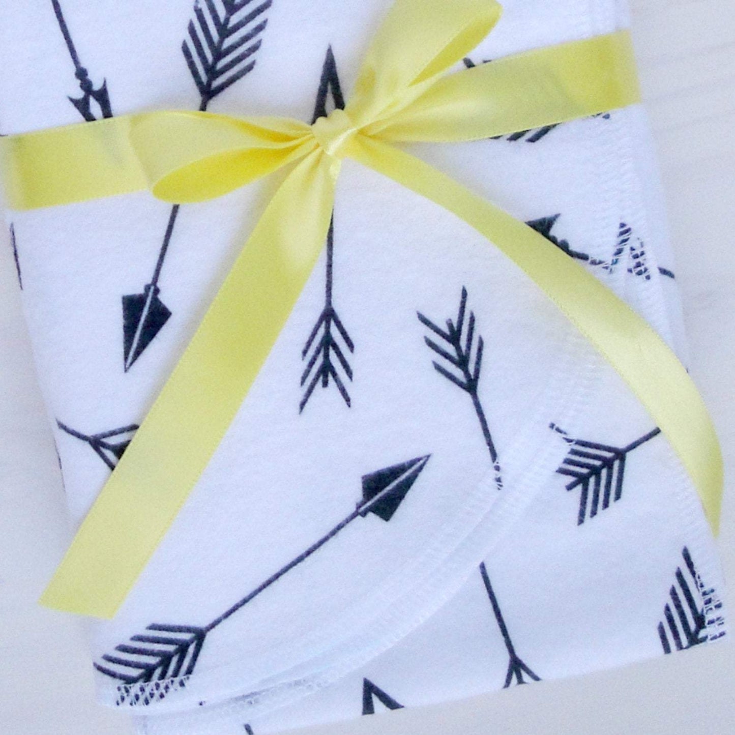 arrows receiving blanket zoomed for detail